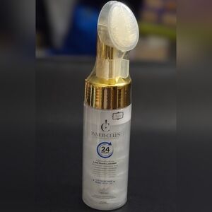 Inner-Cells Lava Foaming Cleanser Infused With Hyaluronic Acid & Peptide Complex